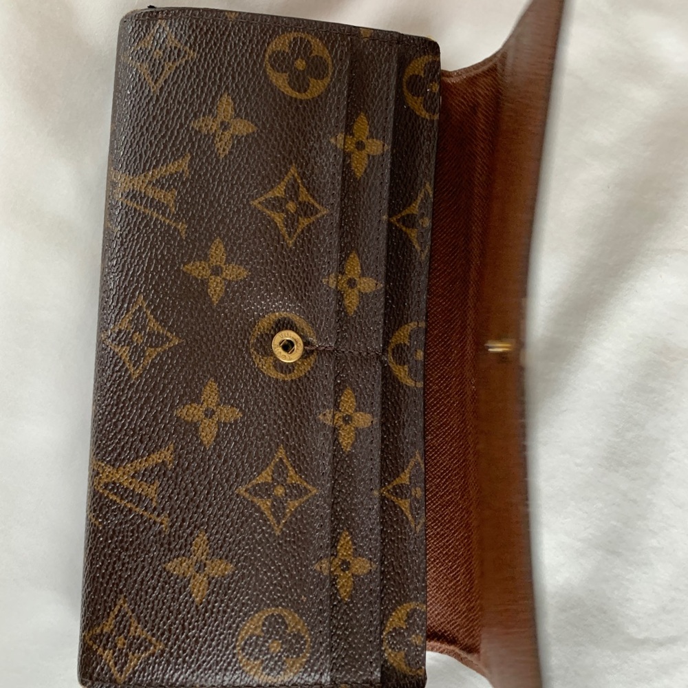 Authentic Louis Vuitton Wallet - Picture 5 of 9
